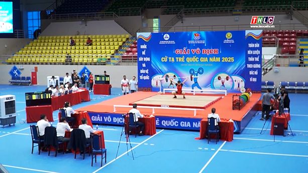 Ngay sau le khai mac cac van dong vien da thi dau cac tran dau tien o hang can 55 kg nam day kich tinh va hap dan. 4566